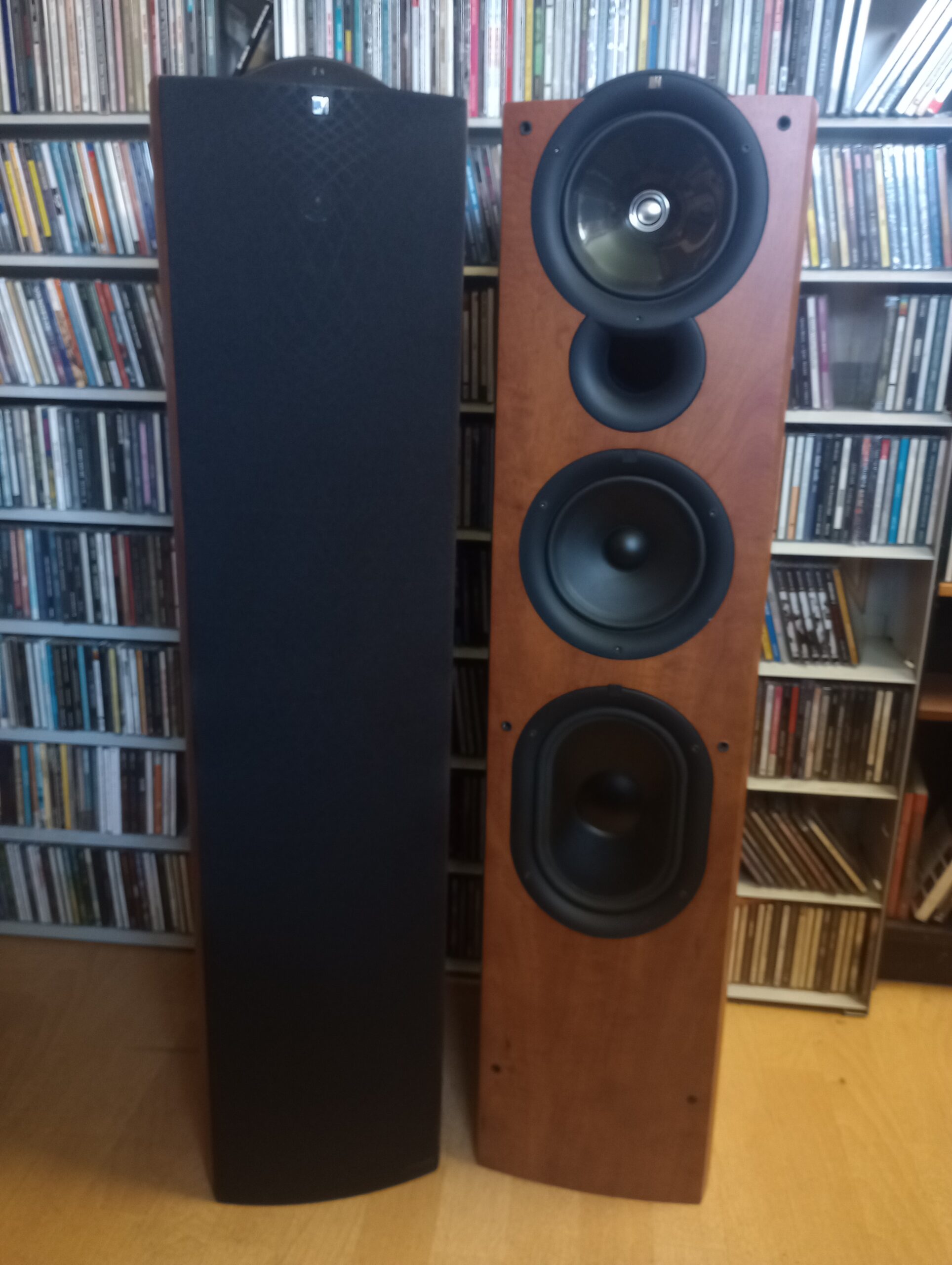 KEF Q11